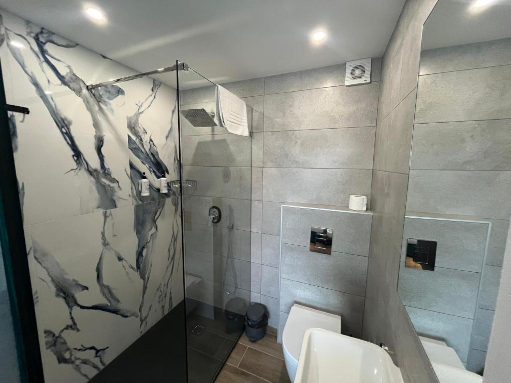 Blu Waters Boutique Hotel - 2