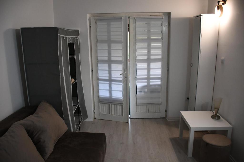 Dunavska Priča - Wohnung Mit Gartenblick