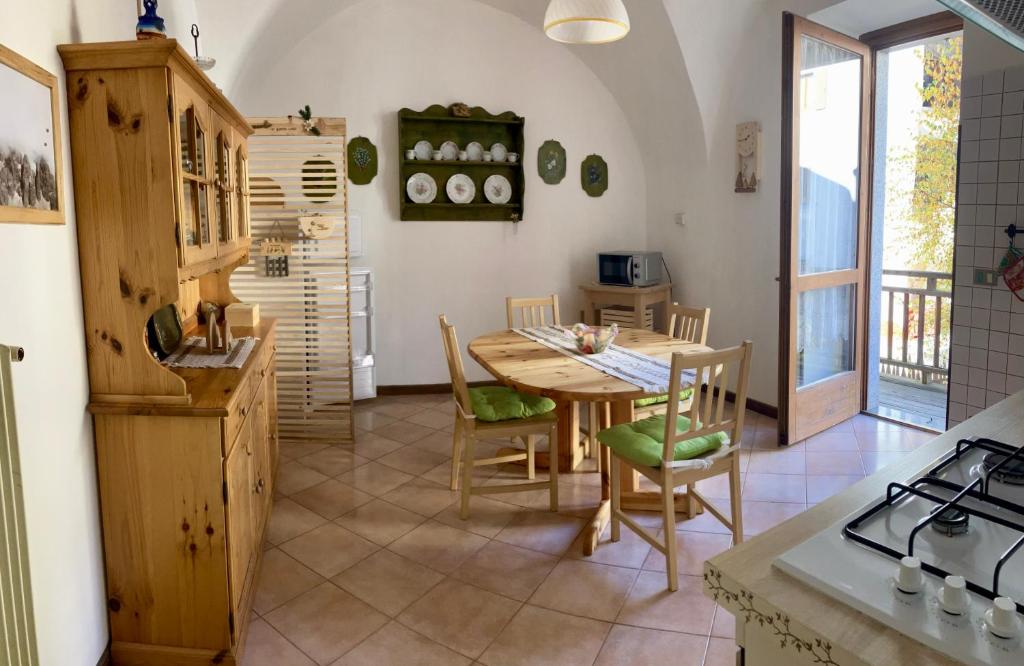 Kuchyň nebo kuchyňský kout v ubytování Apartments Carisolo - Val Rendena