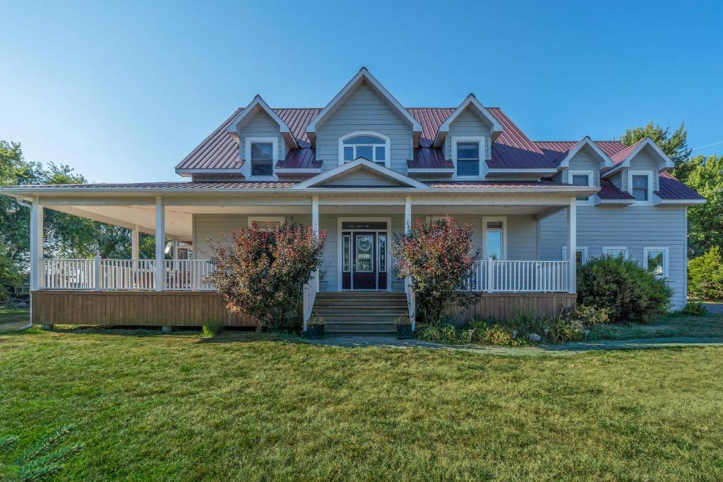 Το κτήριο όπου στεγάζεται  η παραθεριστική κατοικία