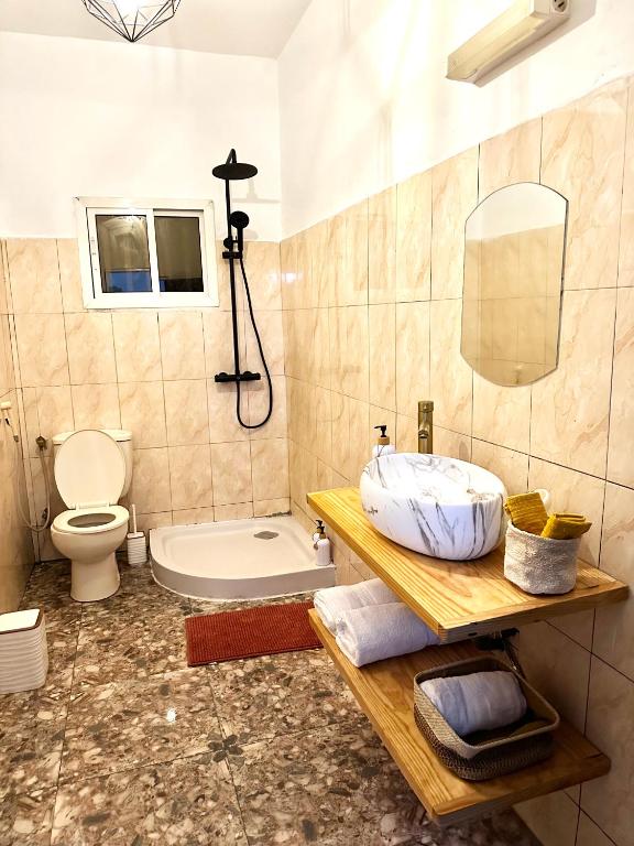 Koupelna v ubytování Chambre Djaou meublée Voidjou
