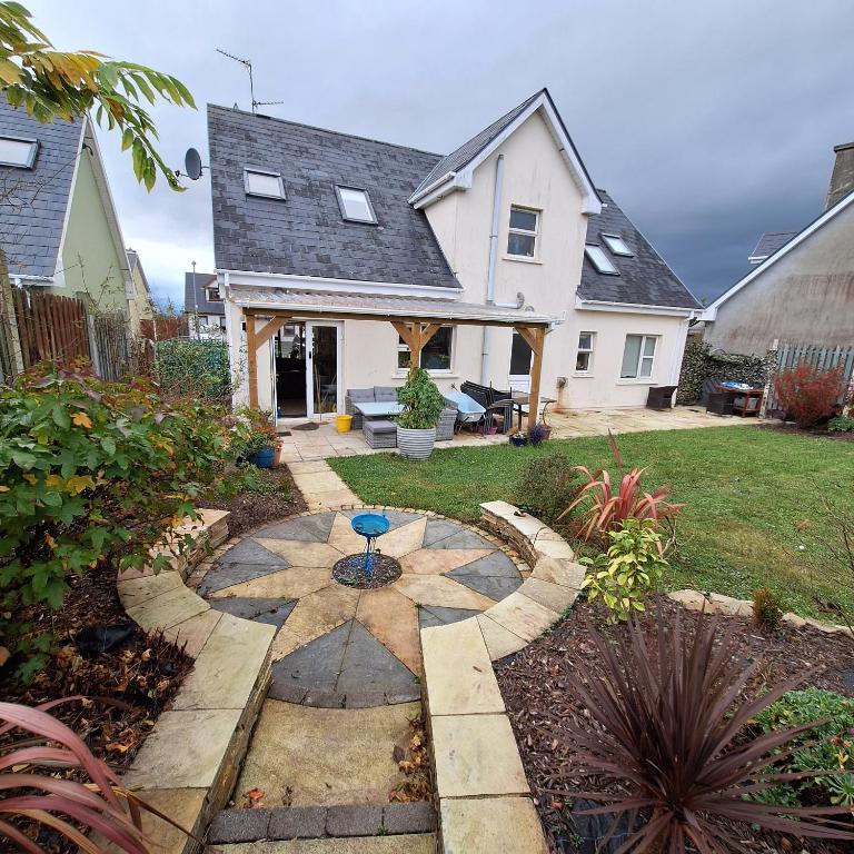 Zahrada ubytování Lovely Twin Bedroom in Listowel Kerry