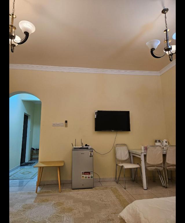 TV a/nebo společenská místnost v ubytování Hostel Erfan