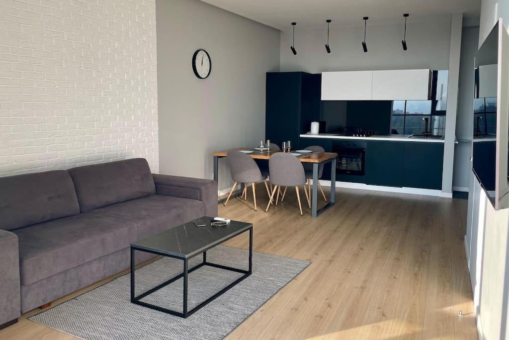 Gallery image of Coliseum Palace Panorama View in Chişinău