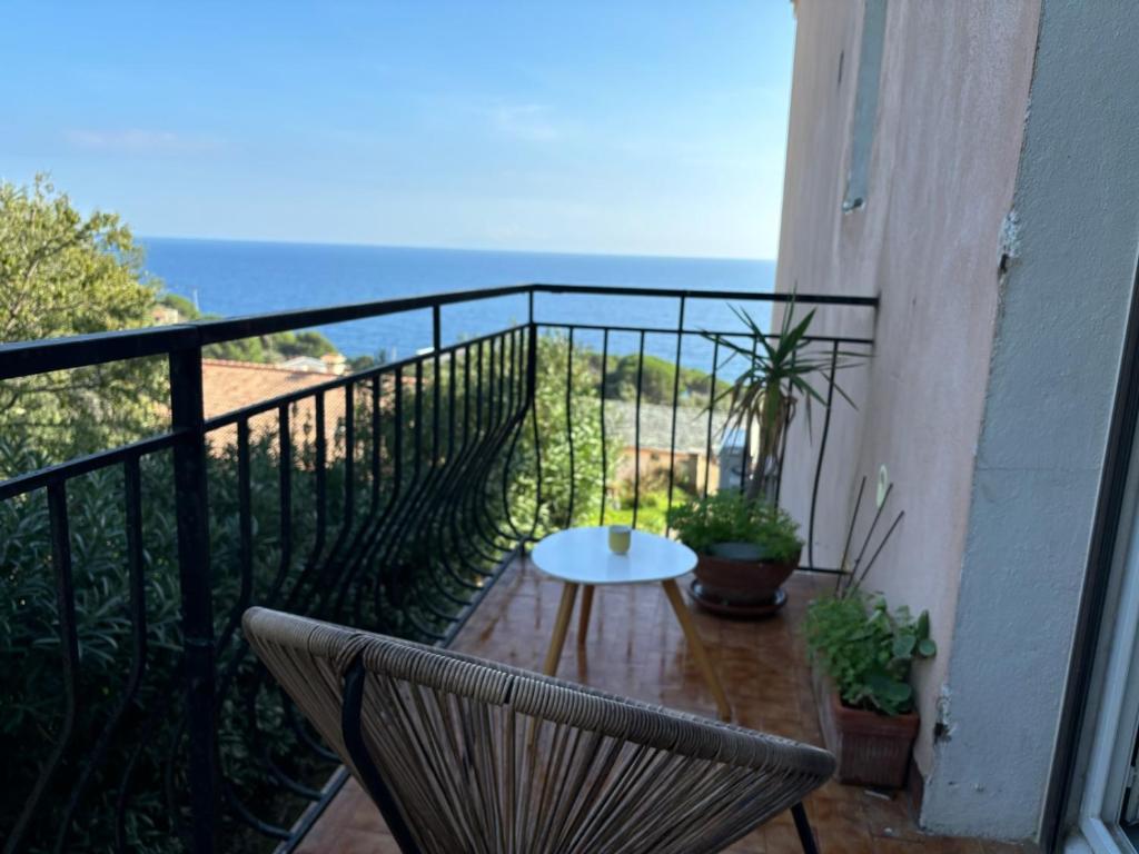 Μπαλκόνι ή βεράντα στο Studio Les arbousiers