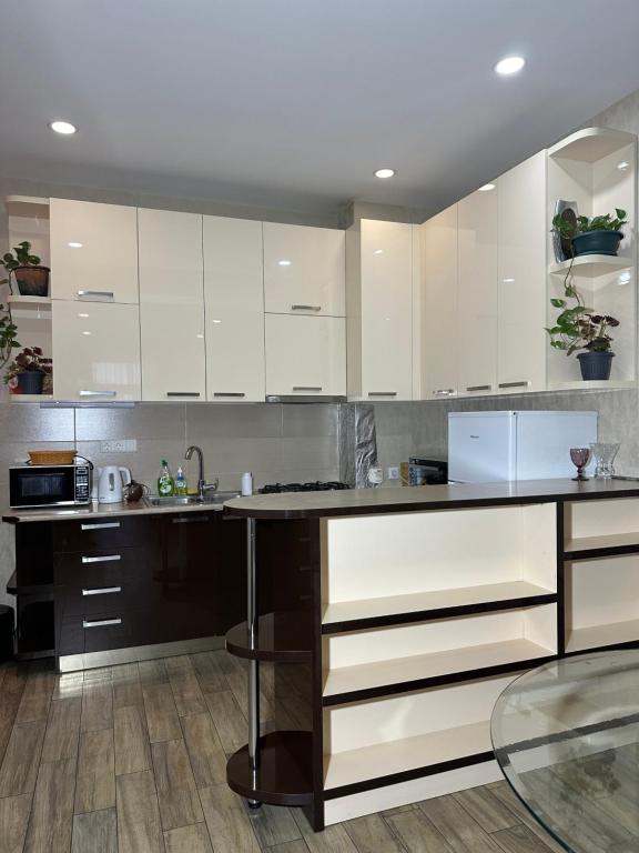 لابی و فضای عمومی Apartment in Ortachala - تصویر ۵