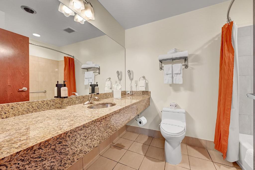 Century Casino & Hotel - Central City - Deluxe King Room