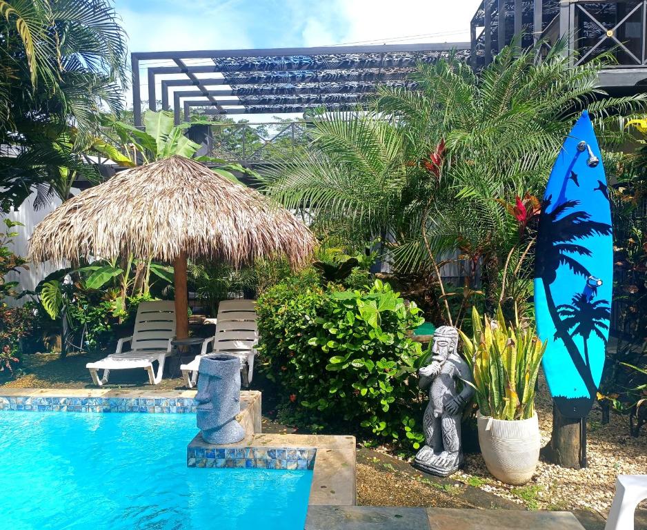 Bazén v ubytování Suite Paraiso Azul nebo v jeho okolí