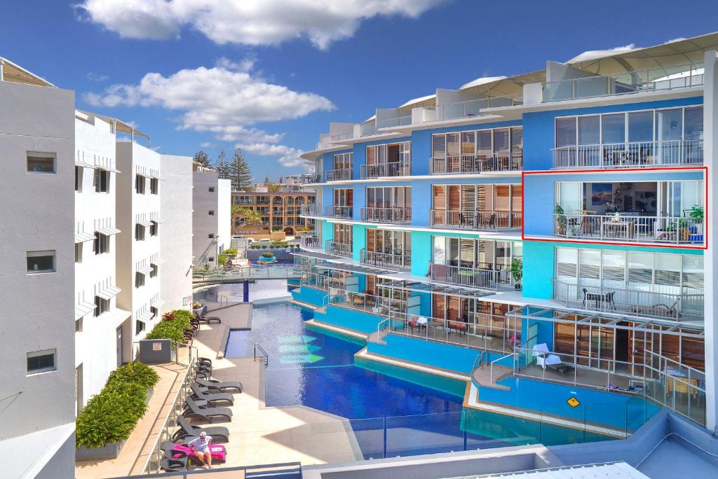 Bazén v ubytování Absolute Beachfront Rolling Surf Resort nebo v jeho okolí