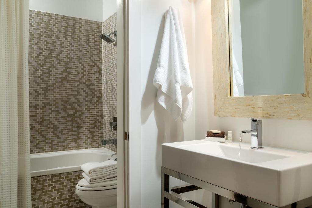 Bagno di Black Dolphin Inn