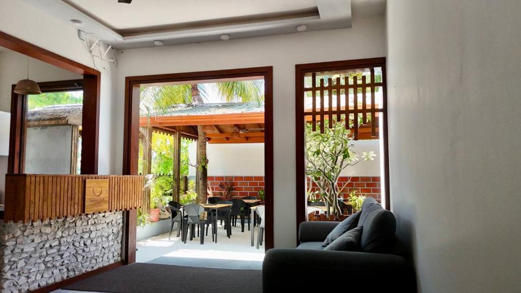 Moro Dhigurah Guesthouse