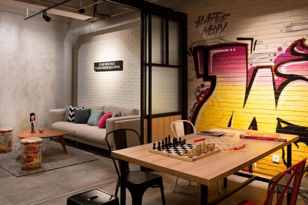 Posezení v ubytování MOXY Bandung