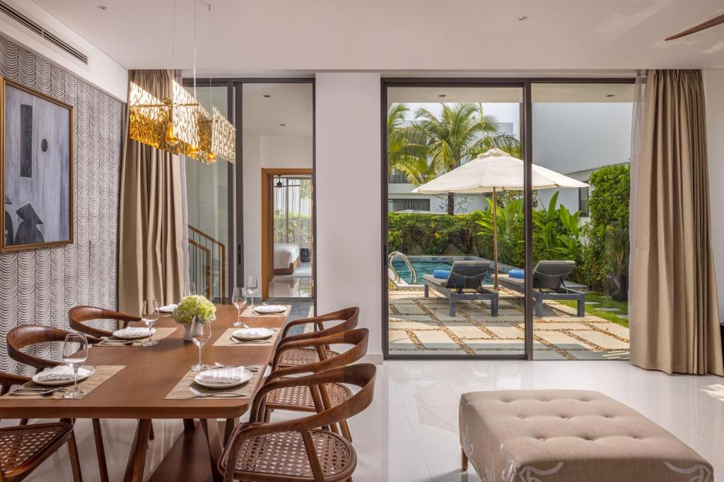 Posezení v ubytování Wyndham Hoi An Royal Beachfront Resort & Villas