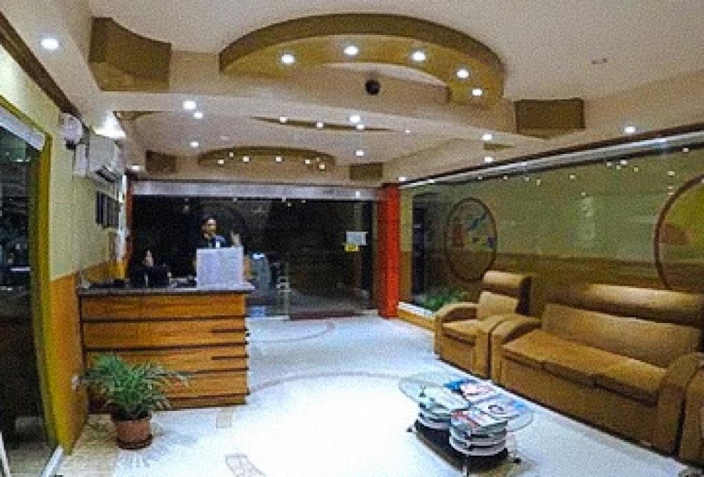 Posezení v ubytování RedDoorz Plus @ Taj Hotel Tuguegarao