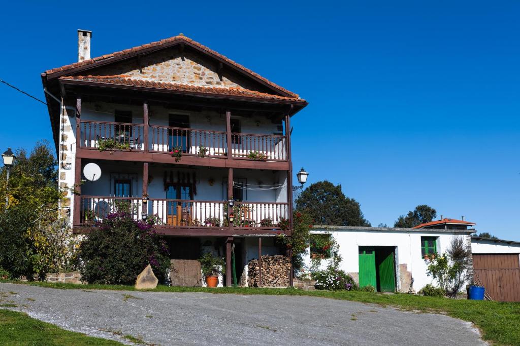 Bangunan di mana terletaknya the country house