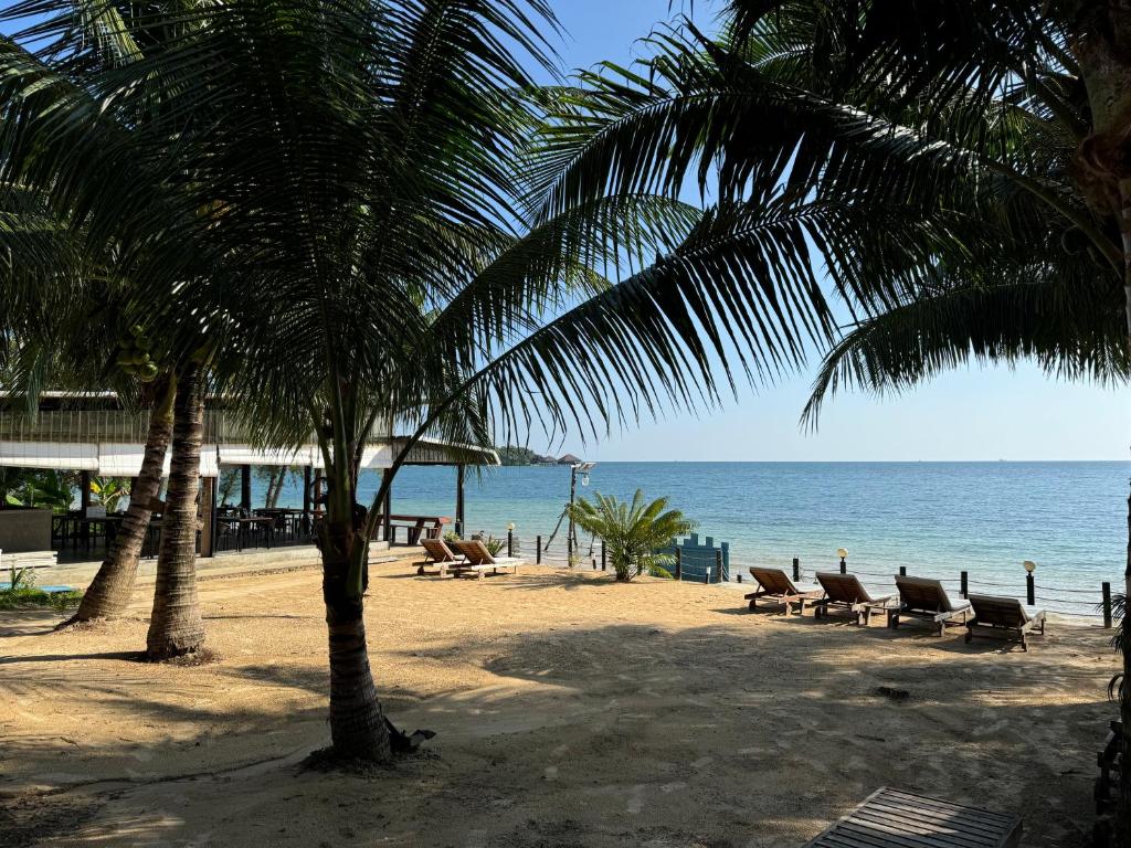 Naroth Beach Bungalow