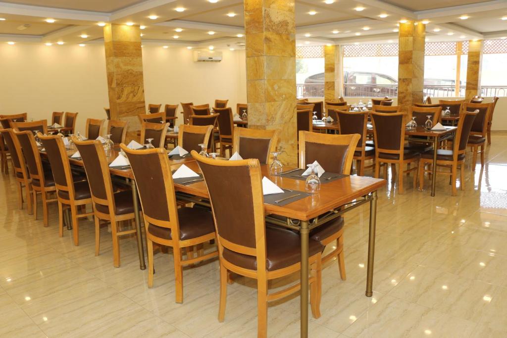 Restaurace v ubytování Sharah Mountains Hotel