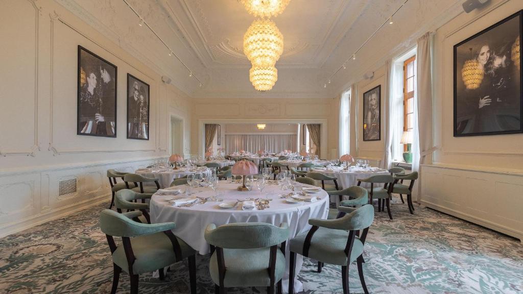 Restoran või mõni muu söögikoht majutusasutuses Maryhill Estate