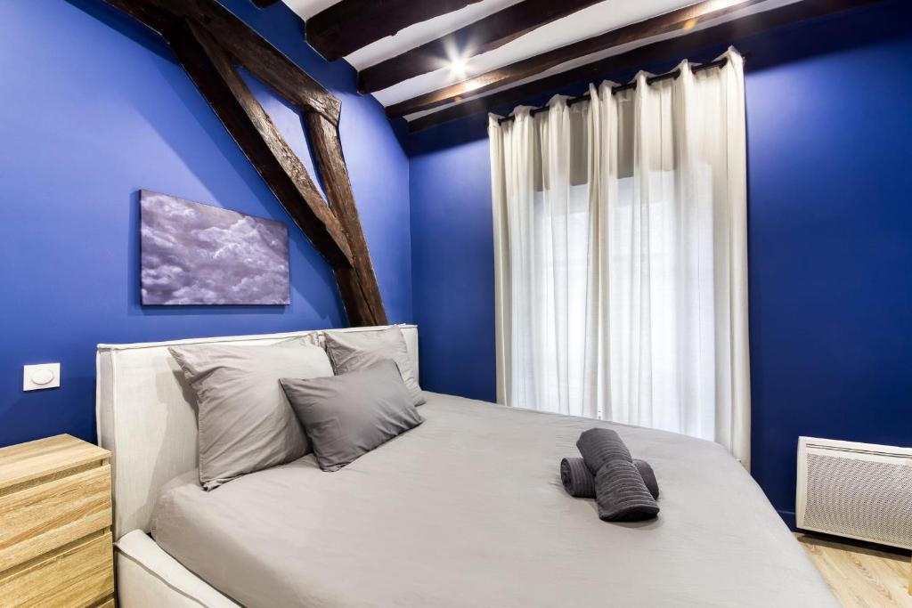 Beautiful fully renovated apartment - Near Paris