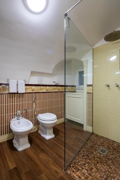 A bathroom at Le Piccole Lune di Monti