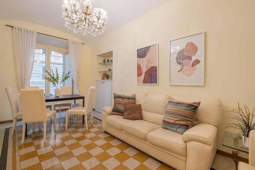 Apartment In Via Merulana Central Rome by Halldis