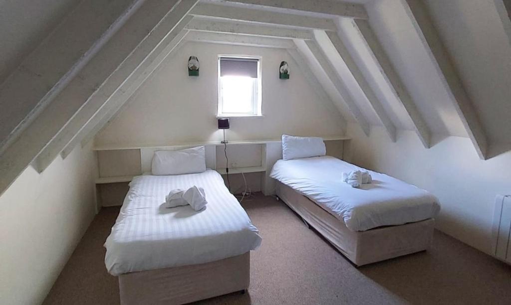 Corofin Lake Cottages - Maison De Trois Chambres