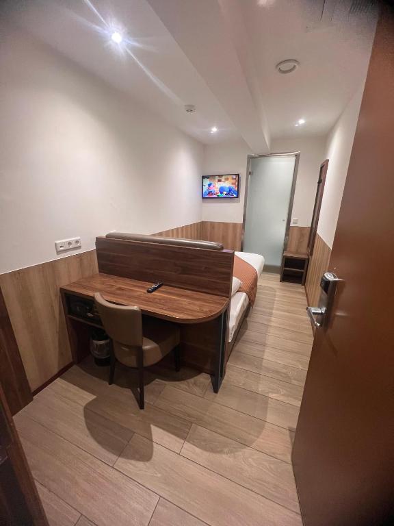 
Basement Double Room
