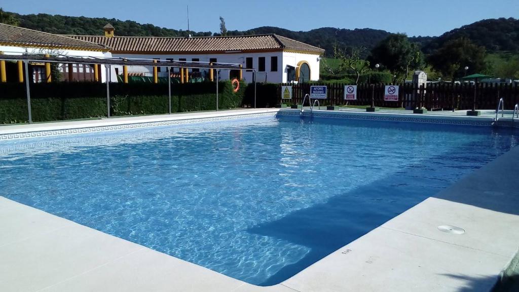 Πισίνα στο ή κοντά στο Camping los Gazules