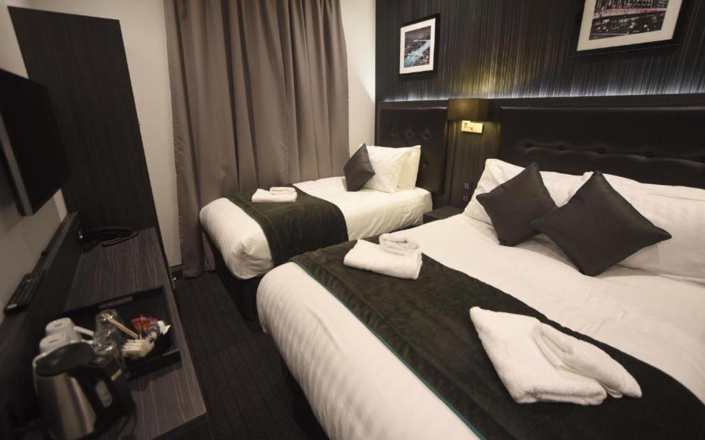 
Double Room with Extra Bed
