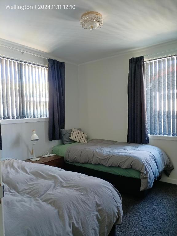 Comfy & Sunny home in Wellington--3 Heat Pumps - Resim 36