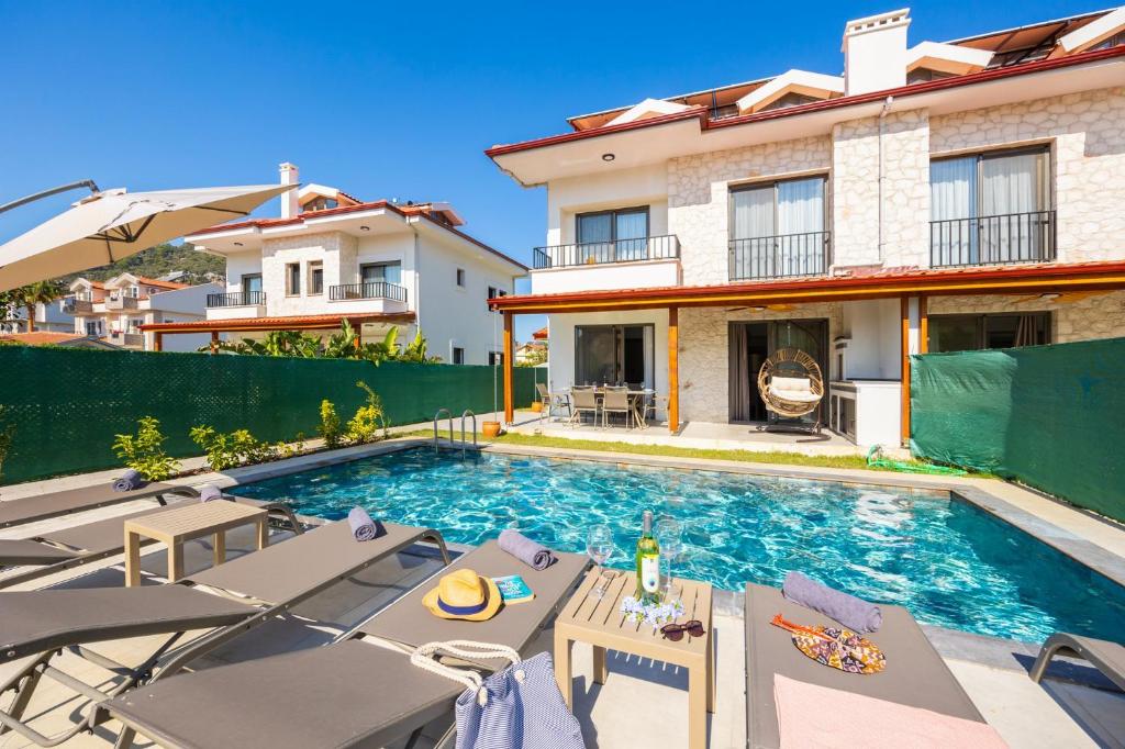 Πισίνα στο ή κοντά στο Villa Karya