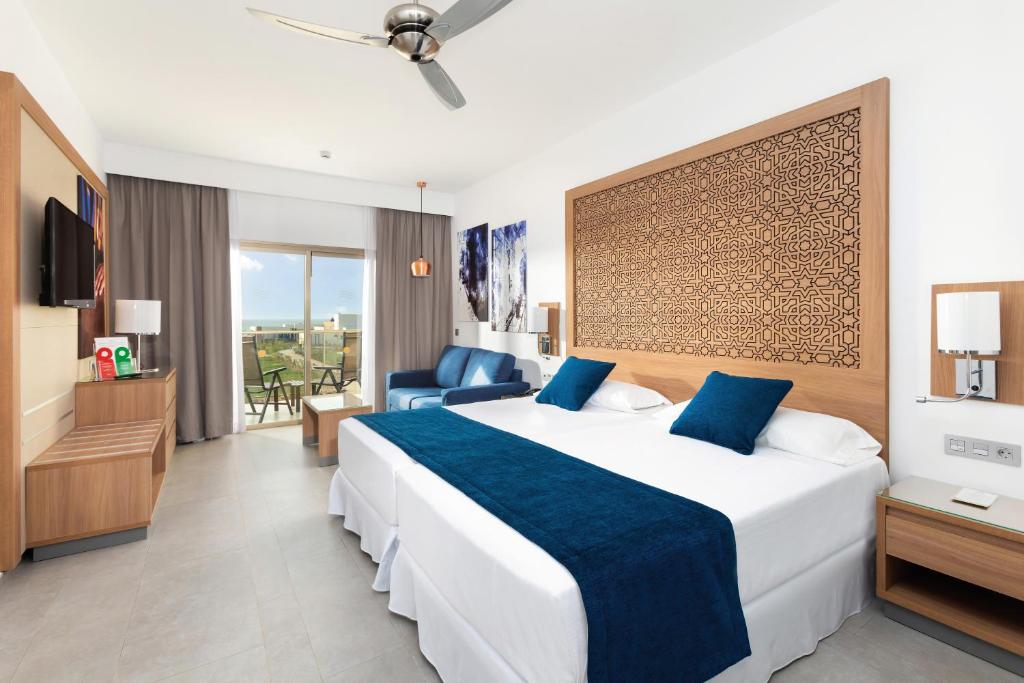 Postel nebo postele na pokoji v ubytování Hotel Riu Palace Boavista - All Inclusive