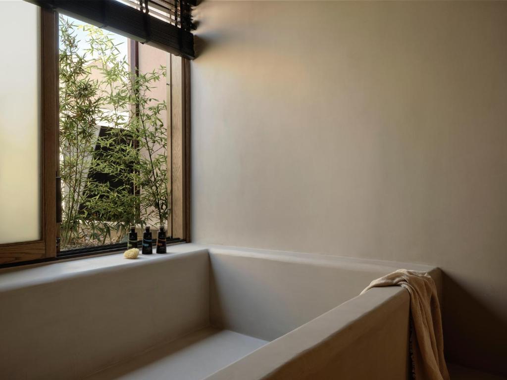 Andronis Arcadia Hotel - 自杀