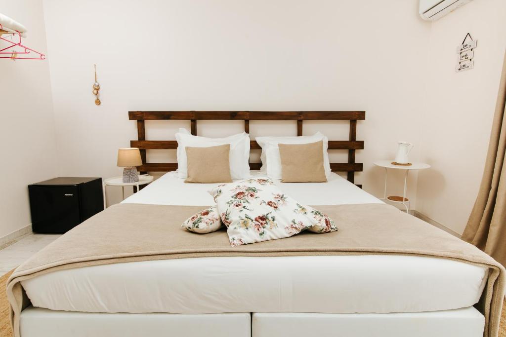 Boutique Hotel - O House Ericeira Hills - Superior King Suite With Partial Sea View
