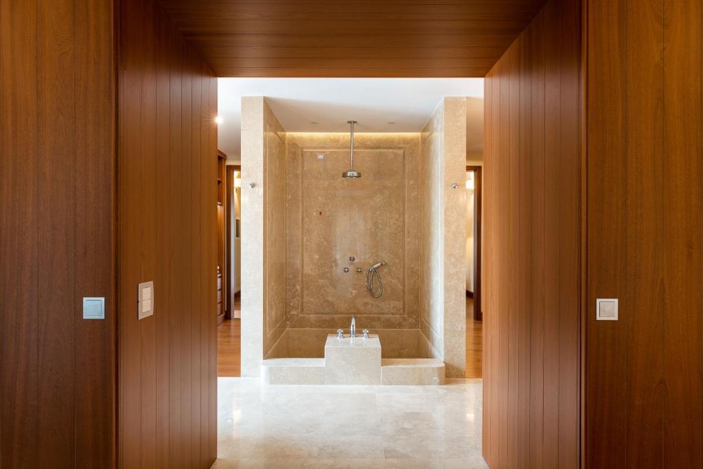 Suite with Pool View
