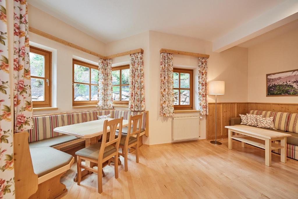 Posezení v ubytování Hotel am Sonnenhügel