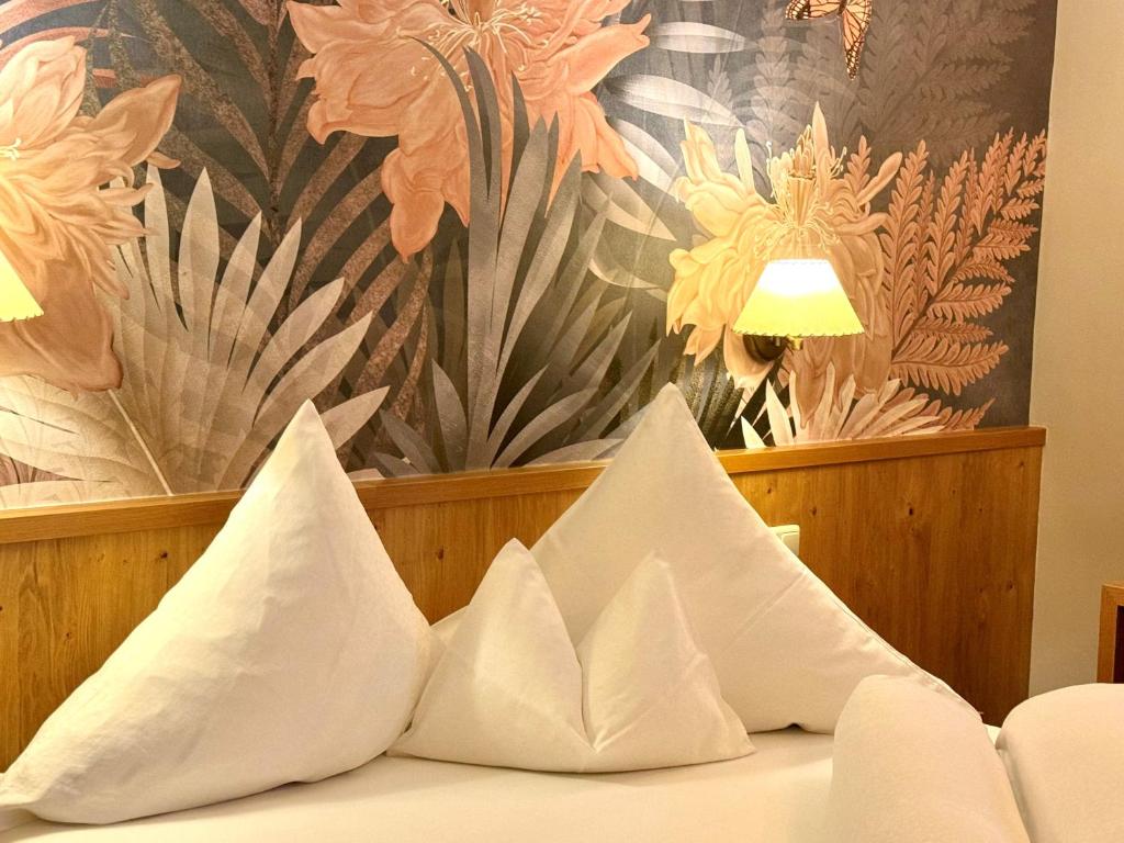 Postel nebo postele na pokoji v ubytování Hotel Dr Otto Murr B&B