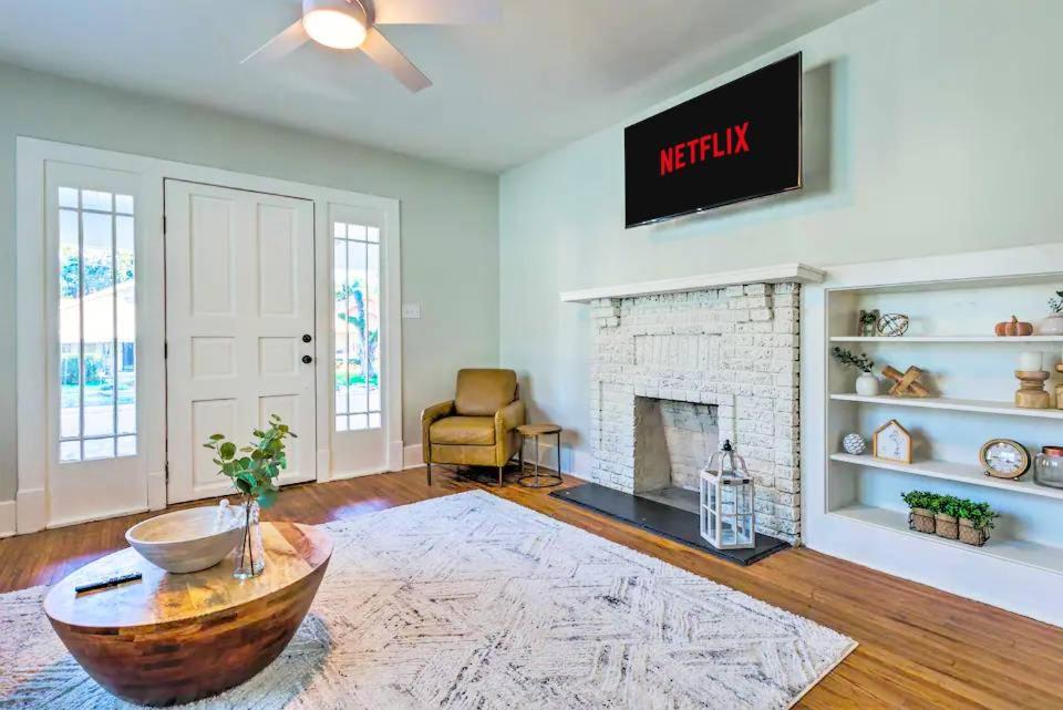 Modern Chateau Remodeled Home Close to Downtown - Housity