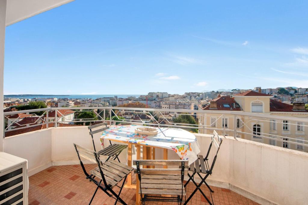 LE MARINE vue mer avec joli terrasse, un rêve pour les couples