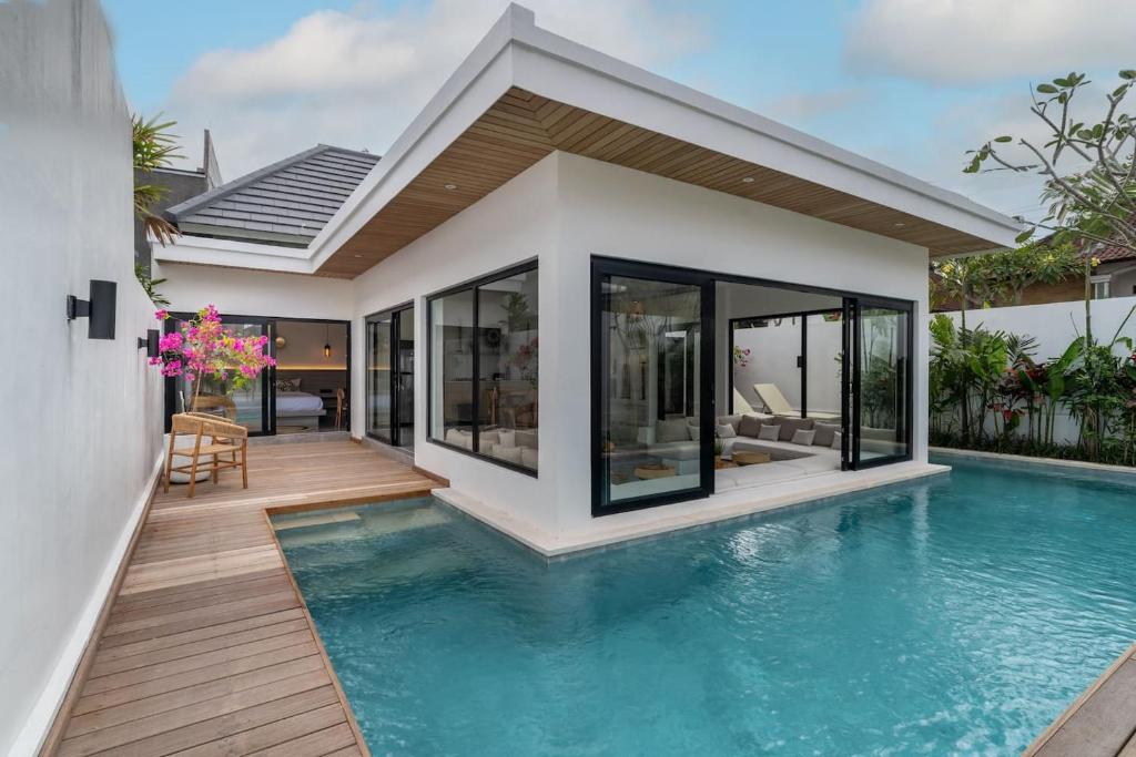 Bazén v ubytování Luxury Villa 2br In Canggu nebo v jeho okolí