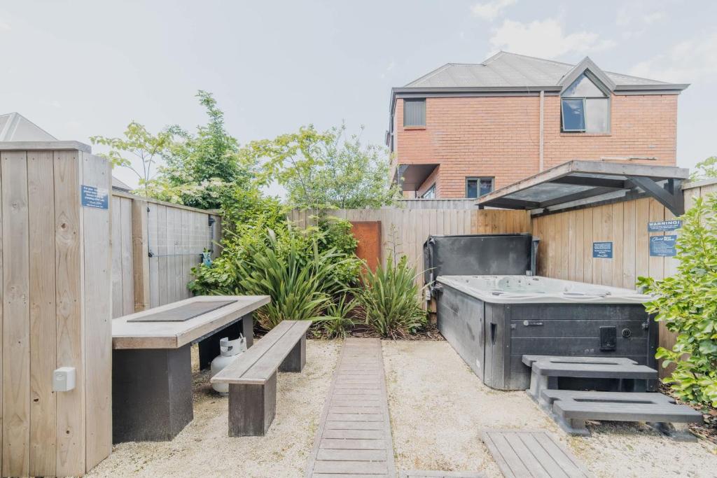 Central City Oasis - Resim 12