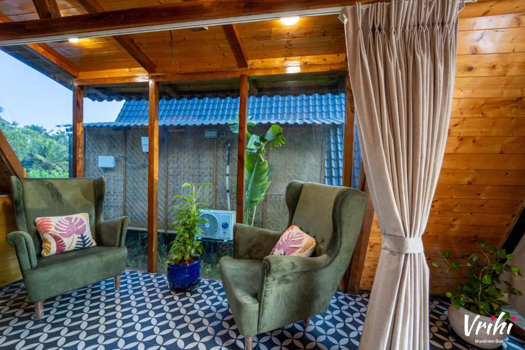 Χώρος καθιστικού στο Vrihi Luxury A-Frames Goa