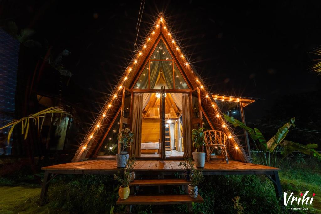 Κήπος έξω από το Vrihi Luxury A-Frames Goa