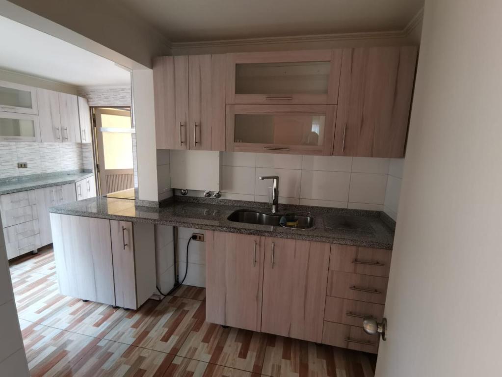 Kuchyň nebo kuchyňský kout v ubytování Habitación grande baño en suite privado