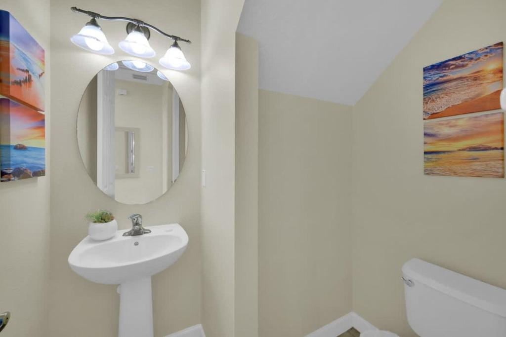 Fotografie z fotogalerie ubytování Enchanting home in perfect location v destinaci Kissimmee