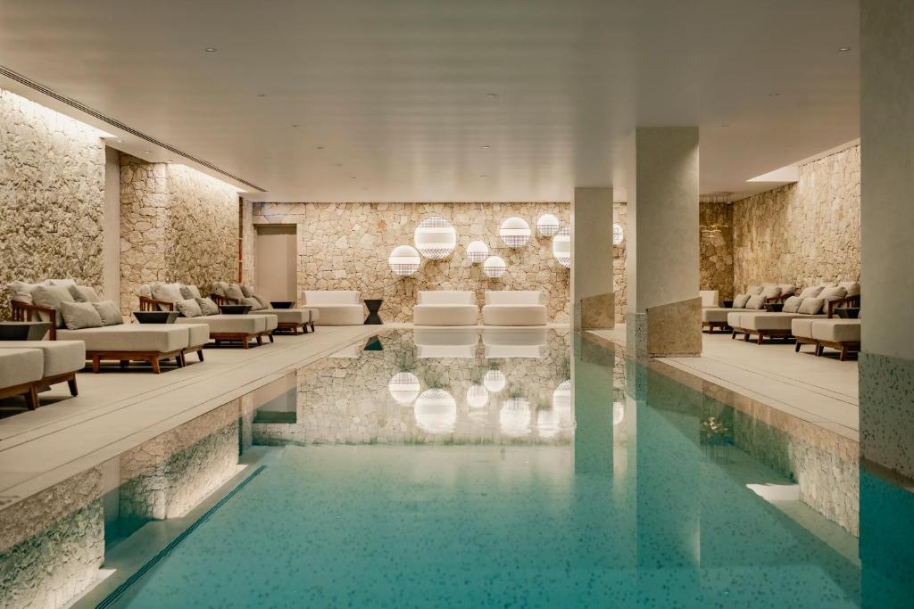 Bazén v ubytování Hyatt Centric Malta nebo v jeho okolí