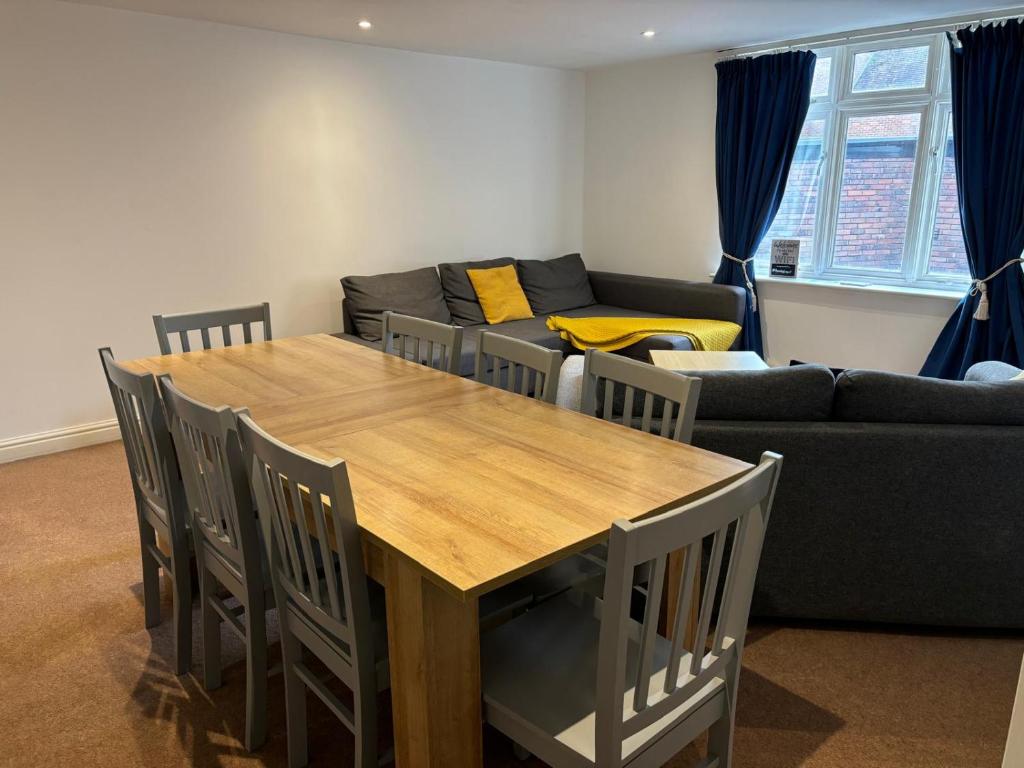 The Coach House - Housity