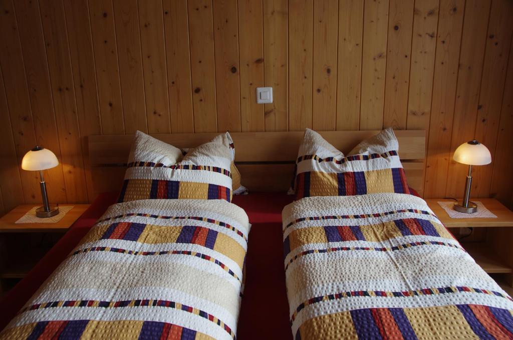 Postel nebo postele na pokoji v ubytování Ferienwohnung Leuweli