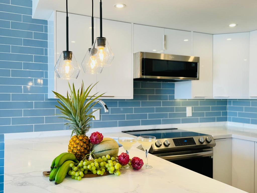 Panoramic Oceanview Resort - Full Kitchen in Each Unit, 2 Swimming Pools, Onsite Restaurants, Fireworks Every Friday photo