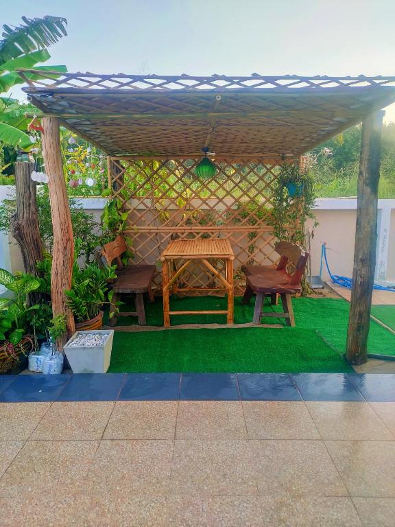 โฮมสเตย์บ้านญาติมุกดาหาร - Villa De Dos Dormitorios